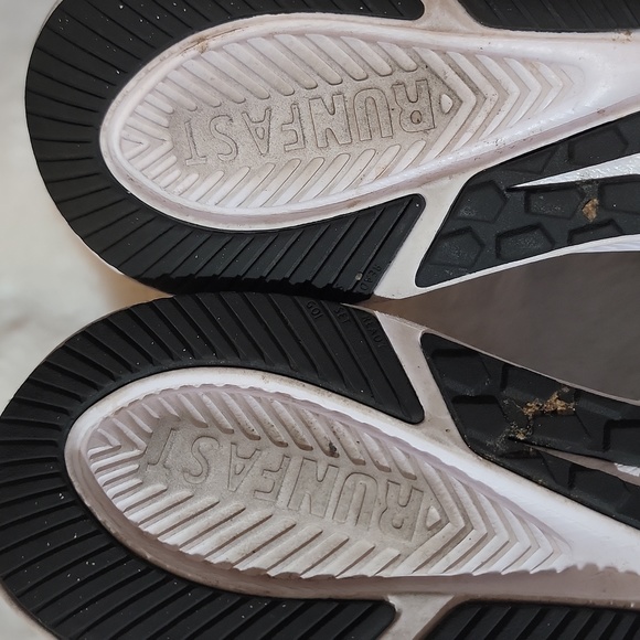 Nike Star Runner 2 Wolf Grey White Athletic Running Shoes Youth Size 3.5 - Picture 9 of 12